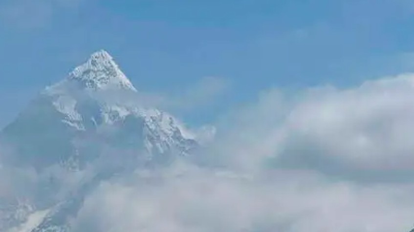 Everest Base Camp, Chola Pass, and Gokyo Valley – 16 Days