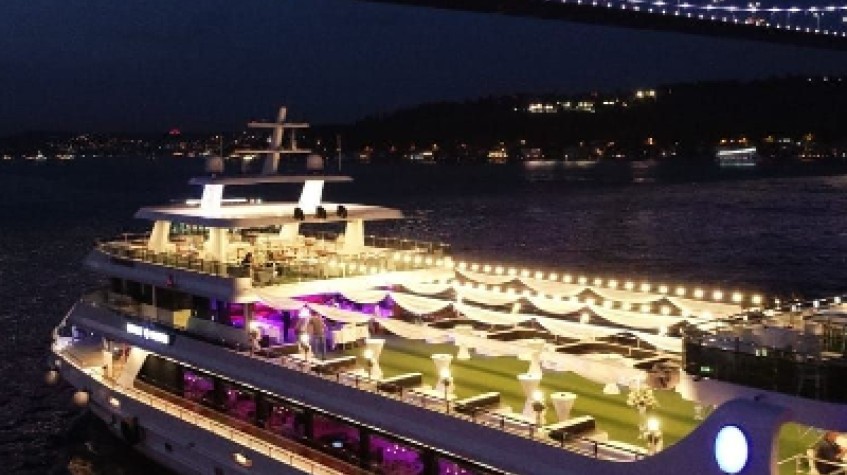 2024 New Year's Eve Istanbul Dinner Cruise